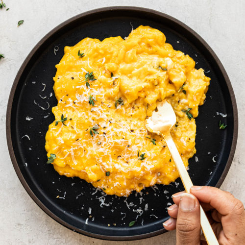 How to Make Scrambled Eggs in Cast Iron